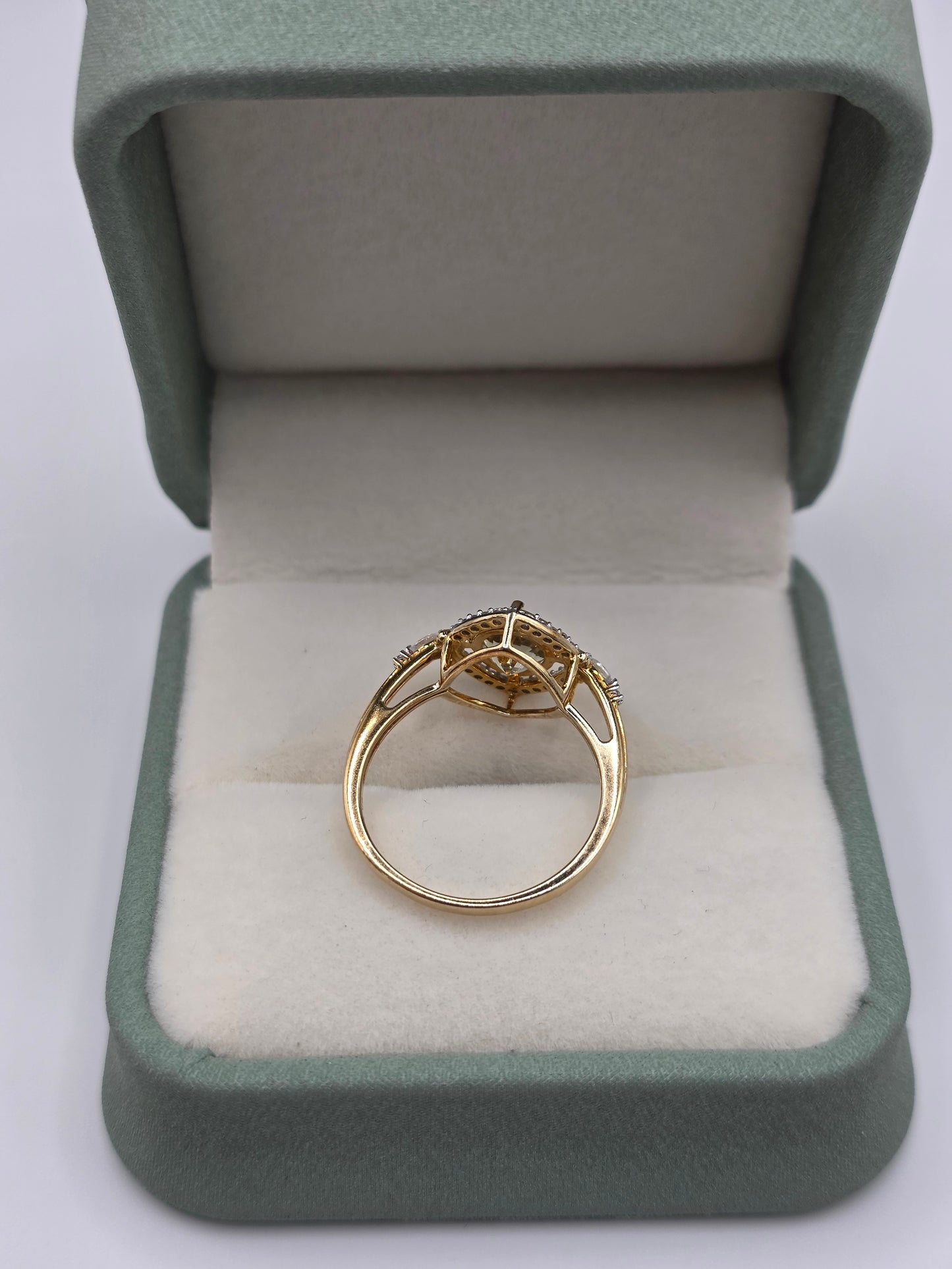 9ct gold quartz and zircon ring