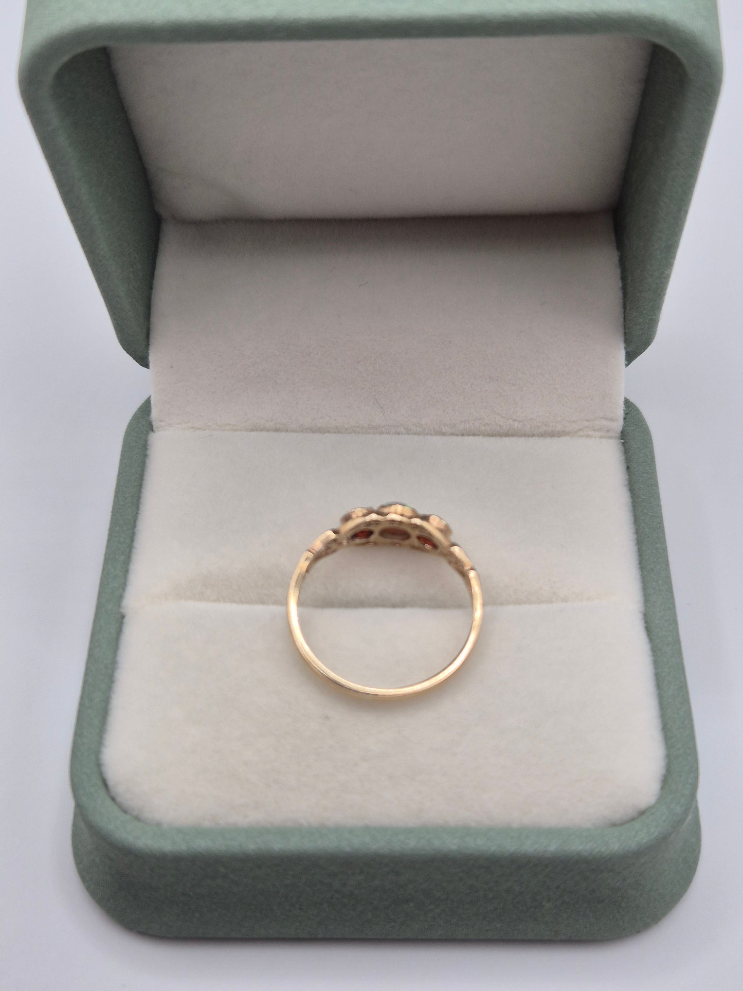 9ct gold synthetic opal and garnet ring