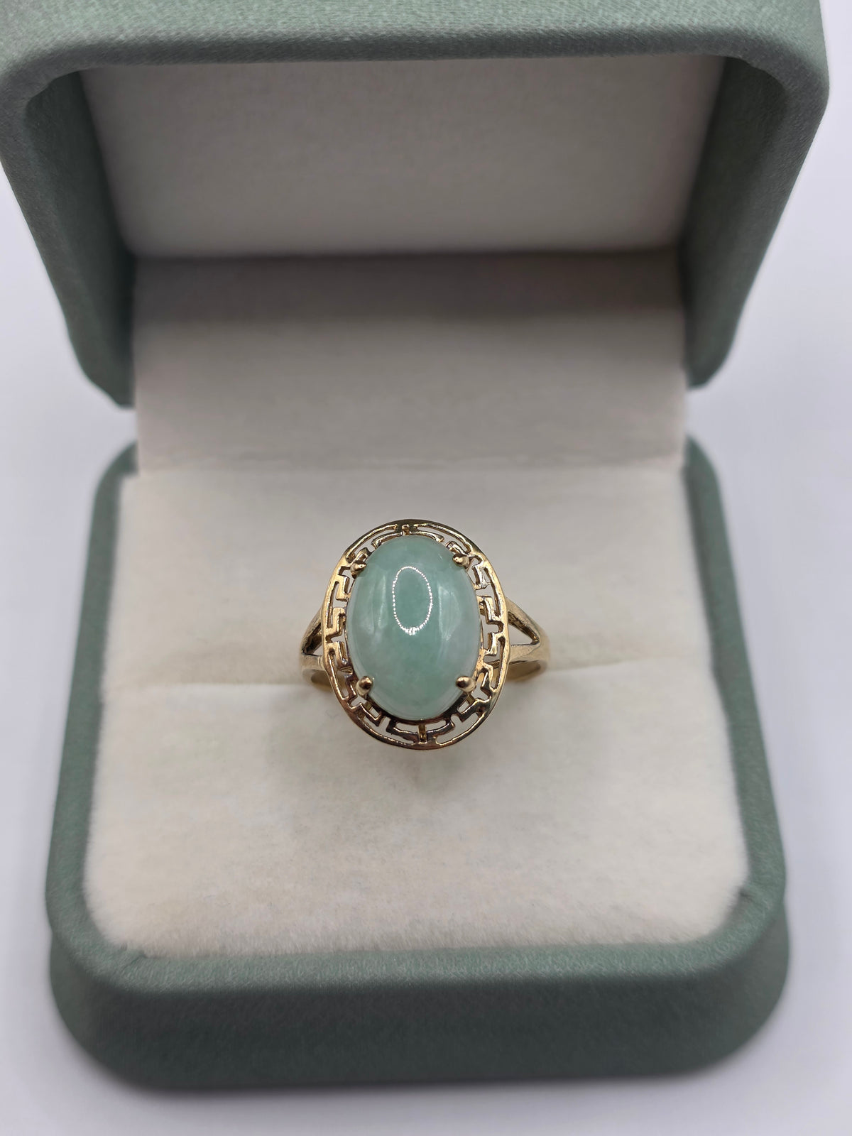 9ct gold jade ring