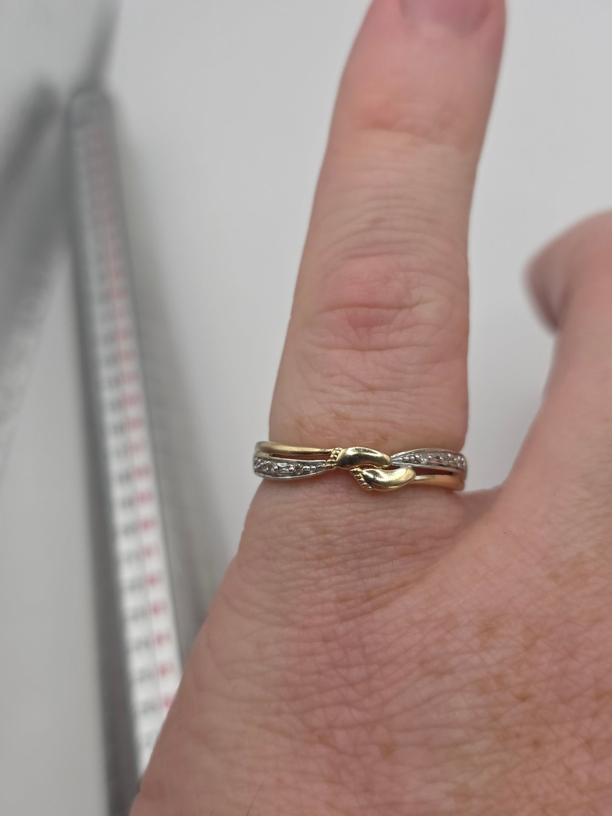 9ct gold diamond ring