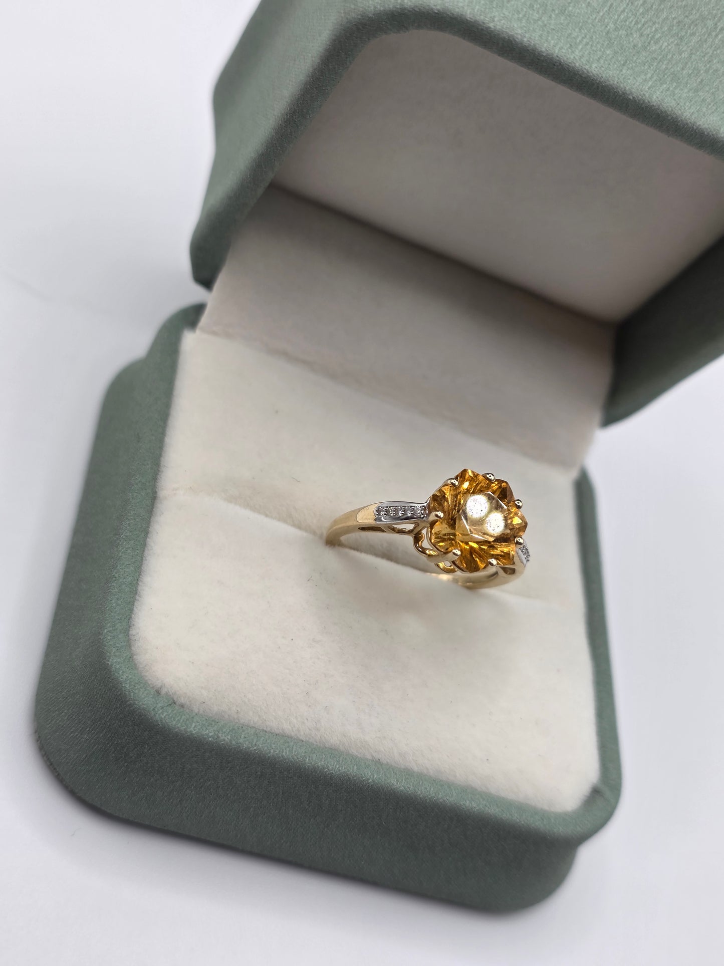 9ct gold citrine and diamond ring