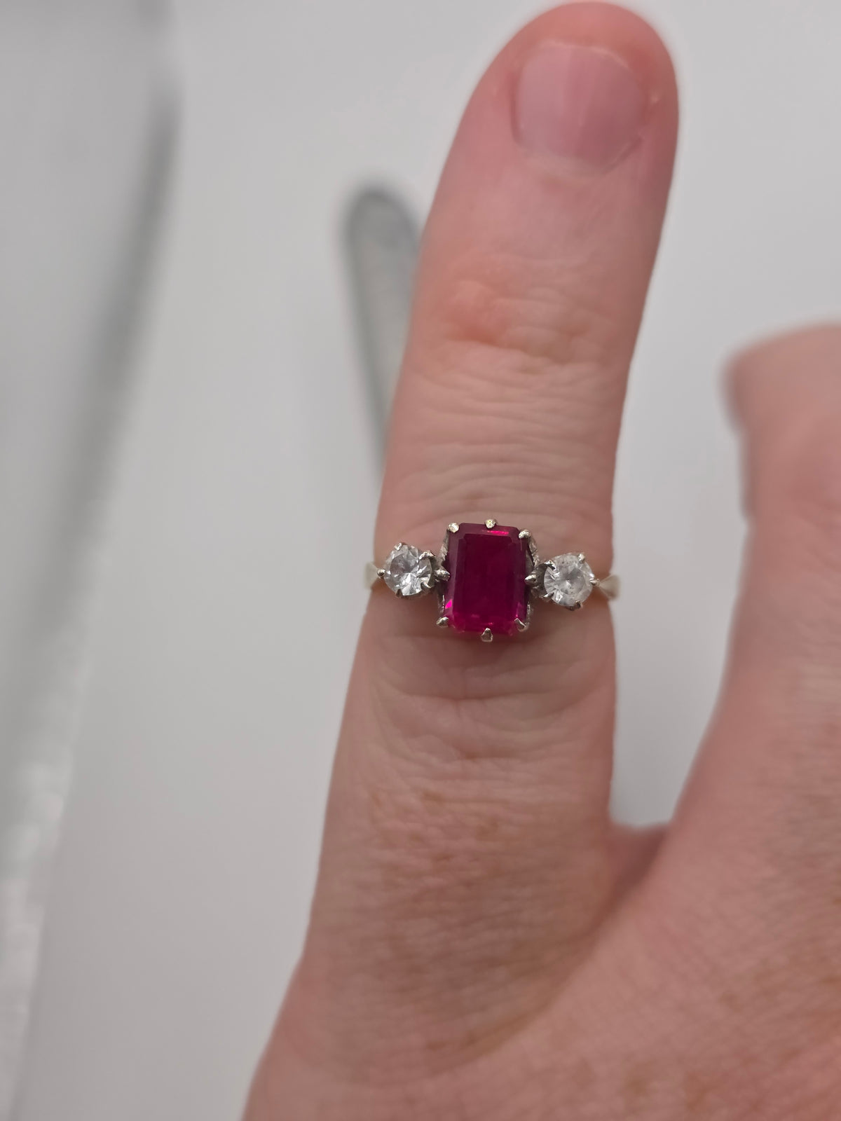 9ct gold synthetic ruby and spinel ring