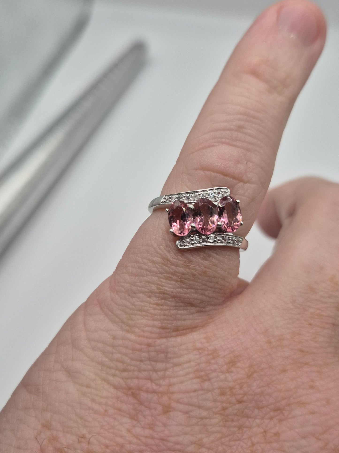9ct white gold pink topaz and diamond ring