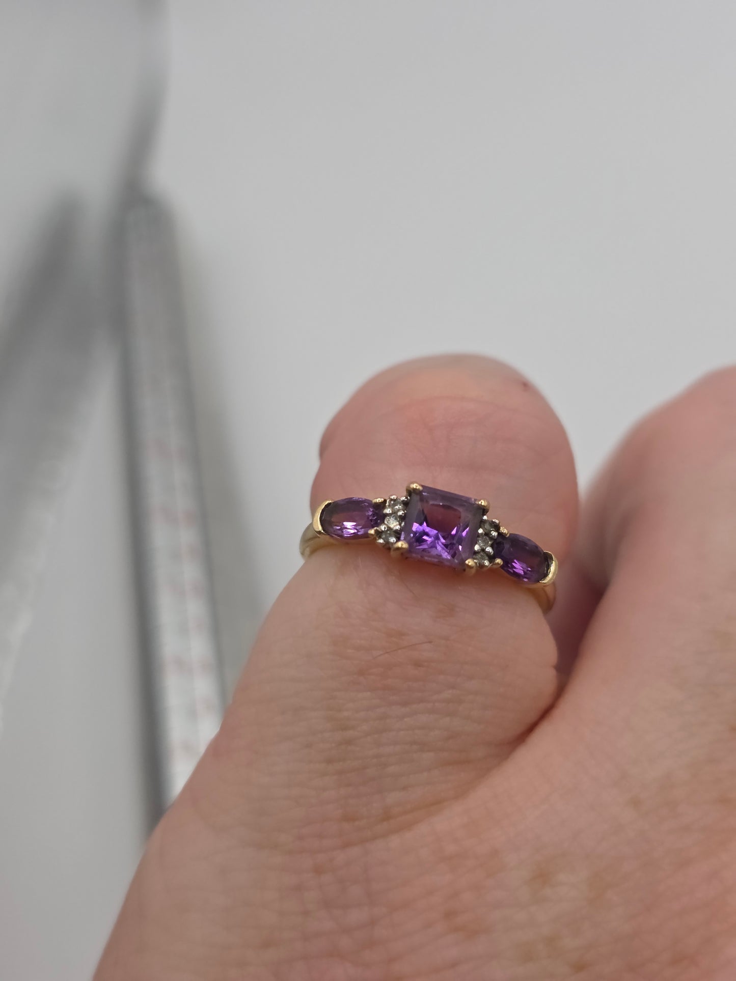 9ct gold amethyst and diamond ring