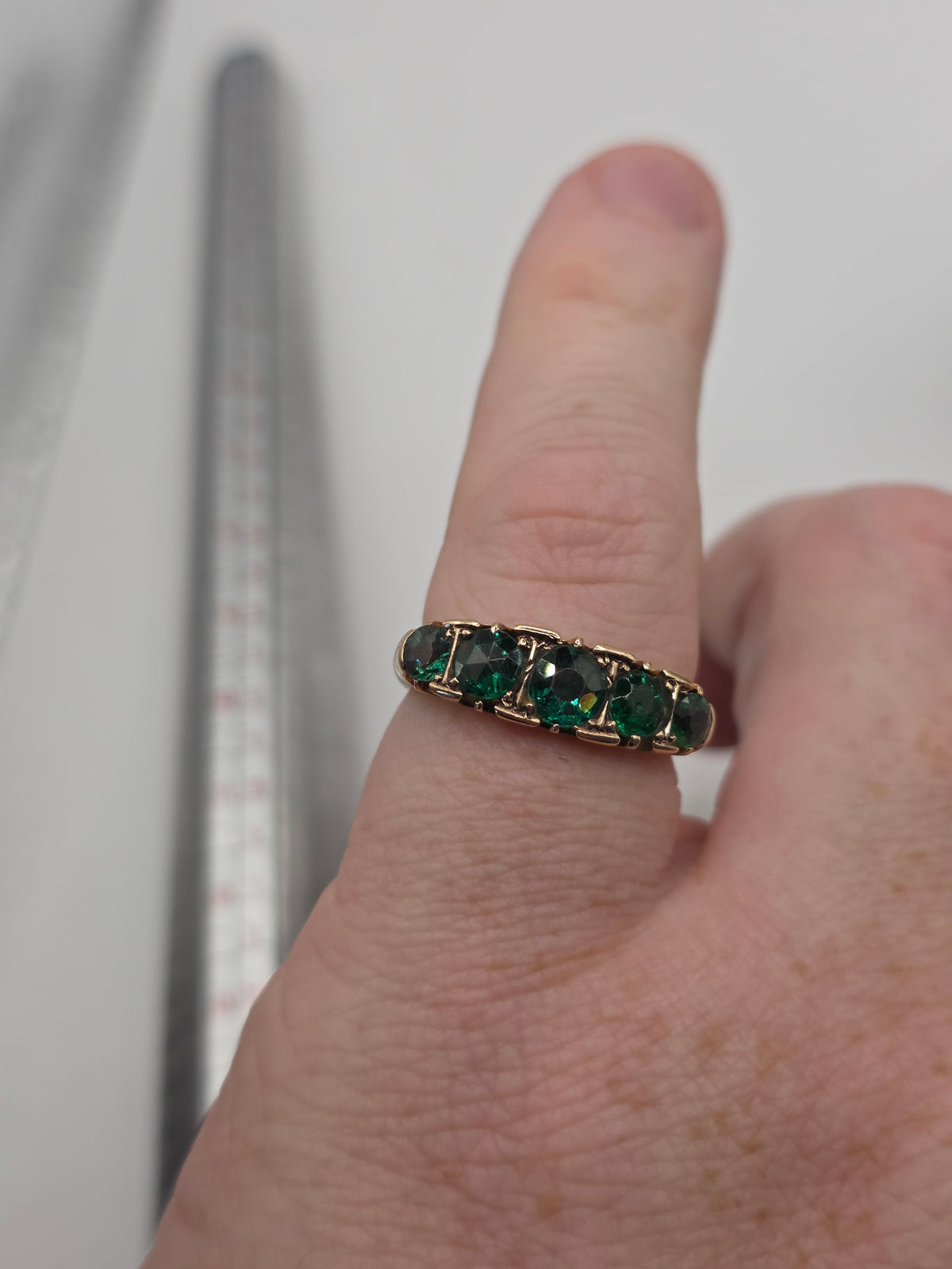 9ct gold green tourmaline ring