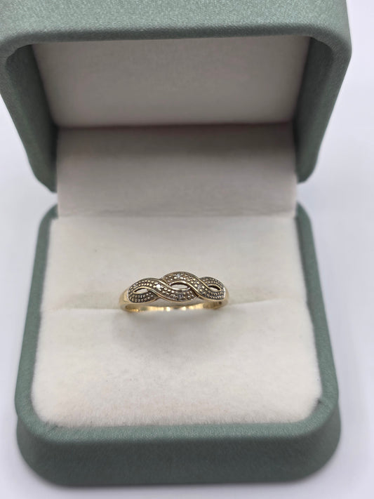 9ct gold diamond ring