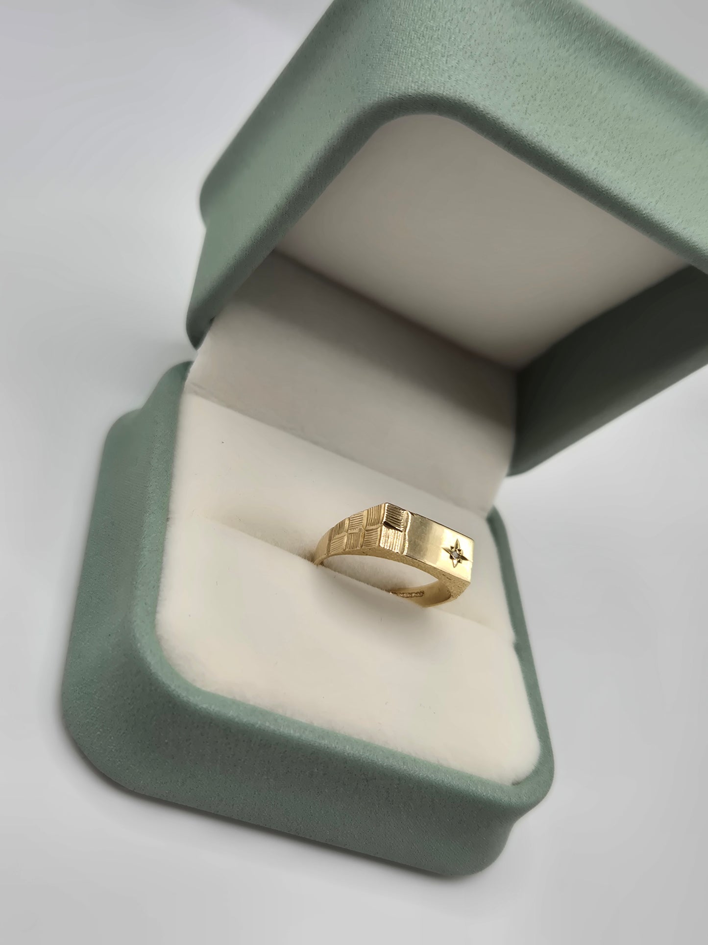 9ct gold diamond signet ring