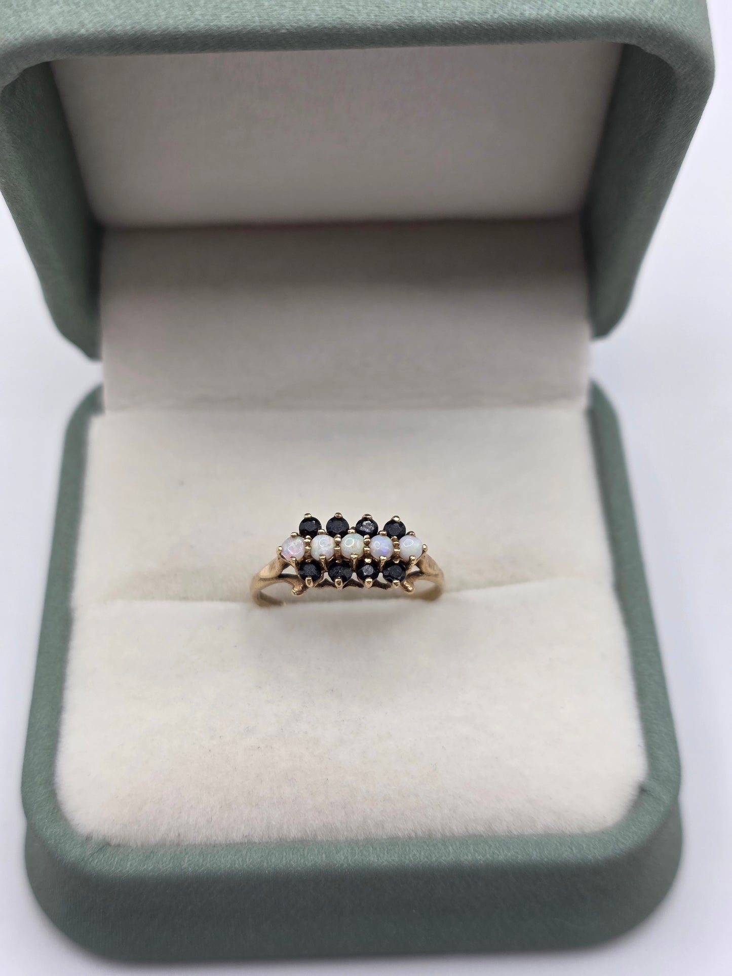 9ct gold opal and sapphire ring