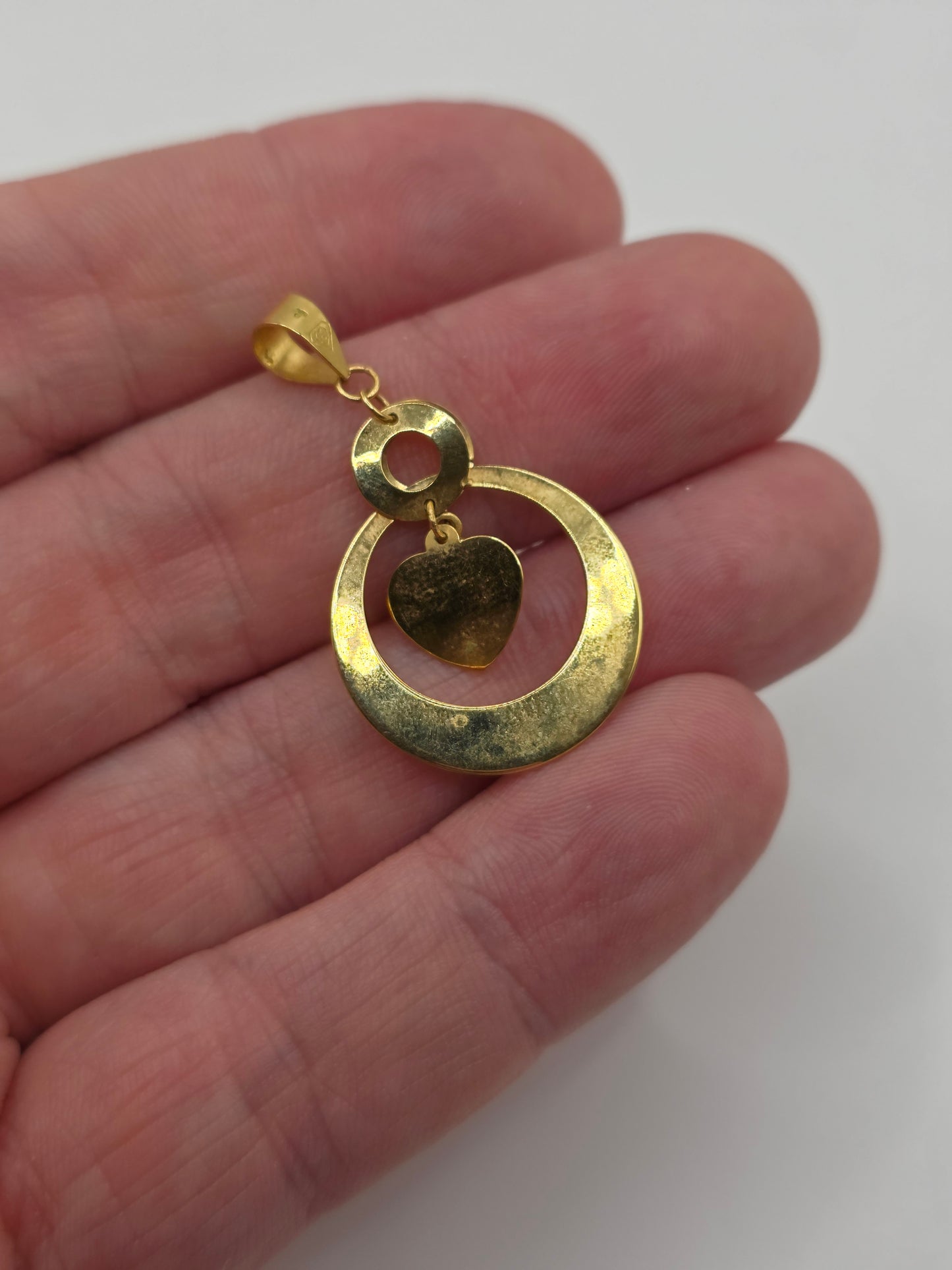 9ct gold pendant