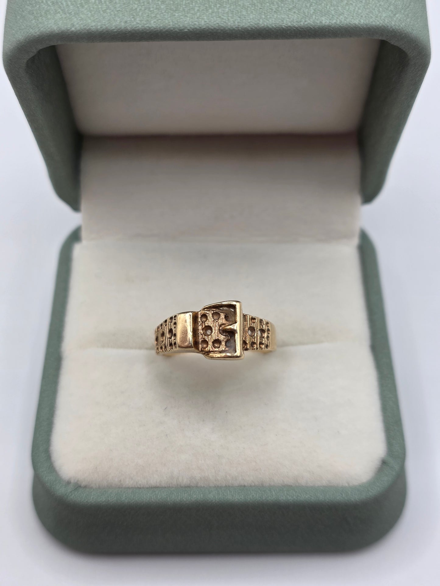 Vintage 9ct gold buckle ring