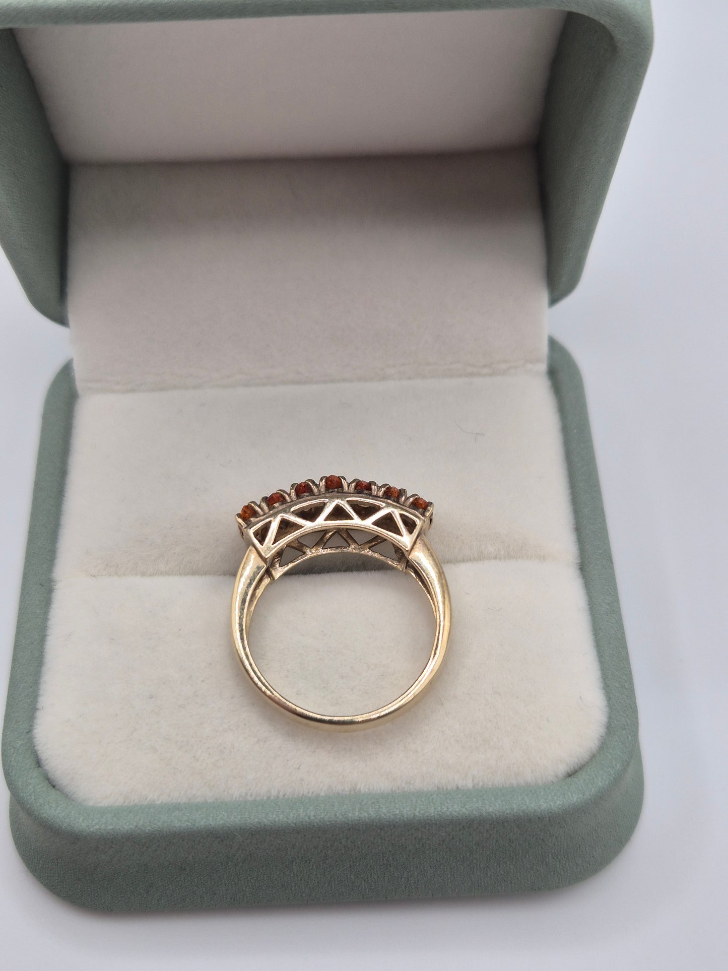 Heavy 9ct gold orange sapphire ring