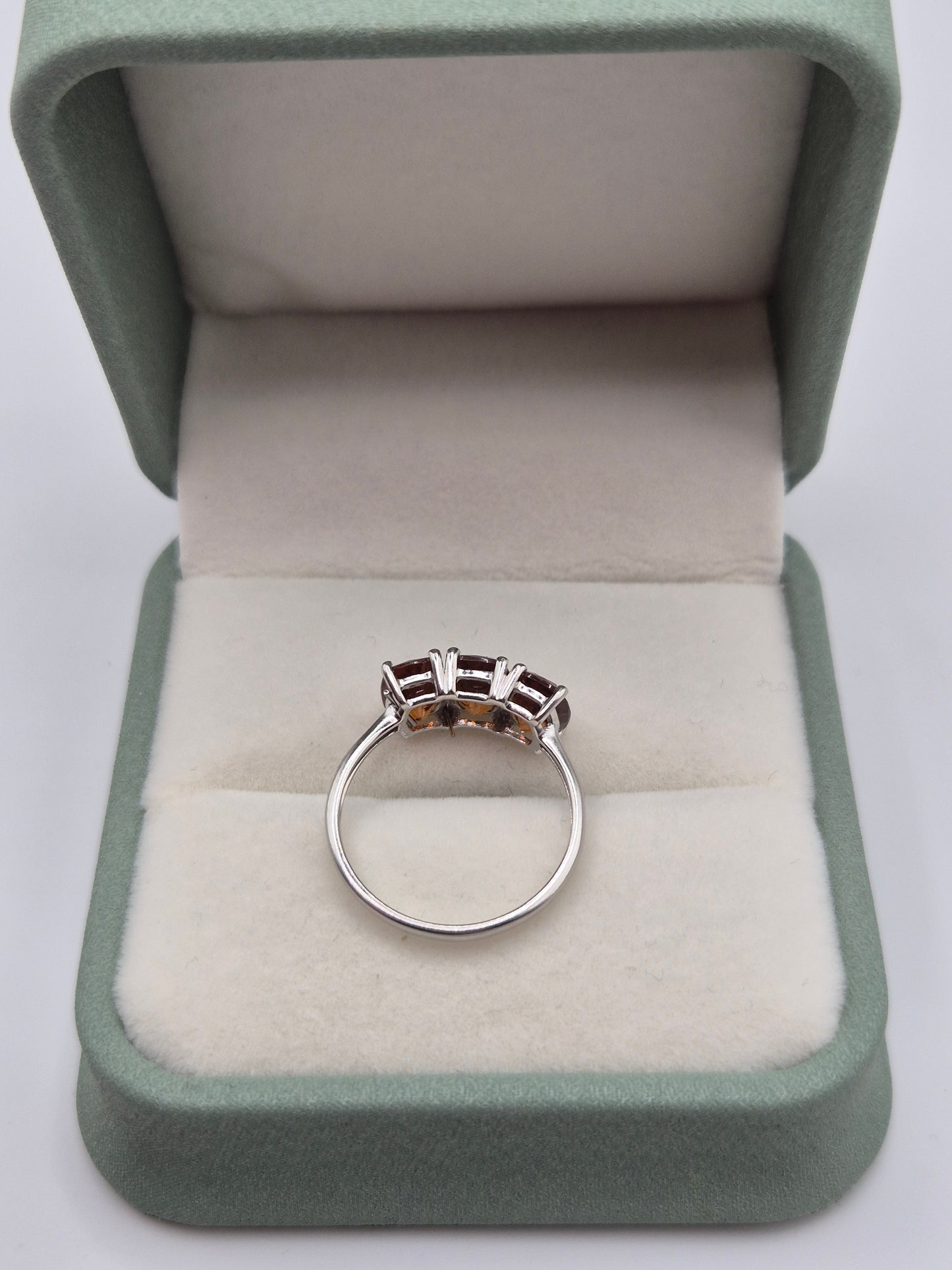 9ct white gold citrine ring