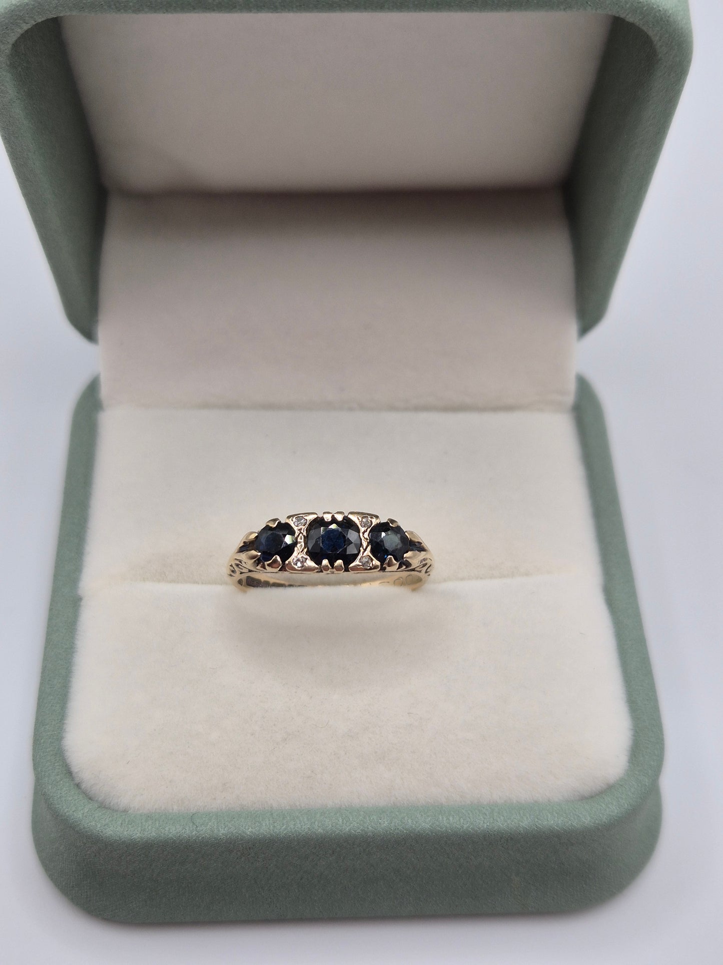 9ct gold sapphire and diamond ring