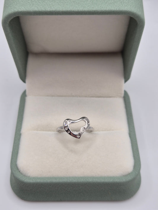 9ct white gold diamond heart ring