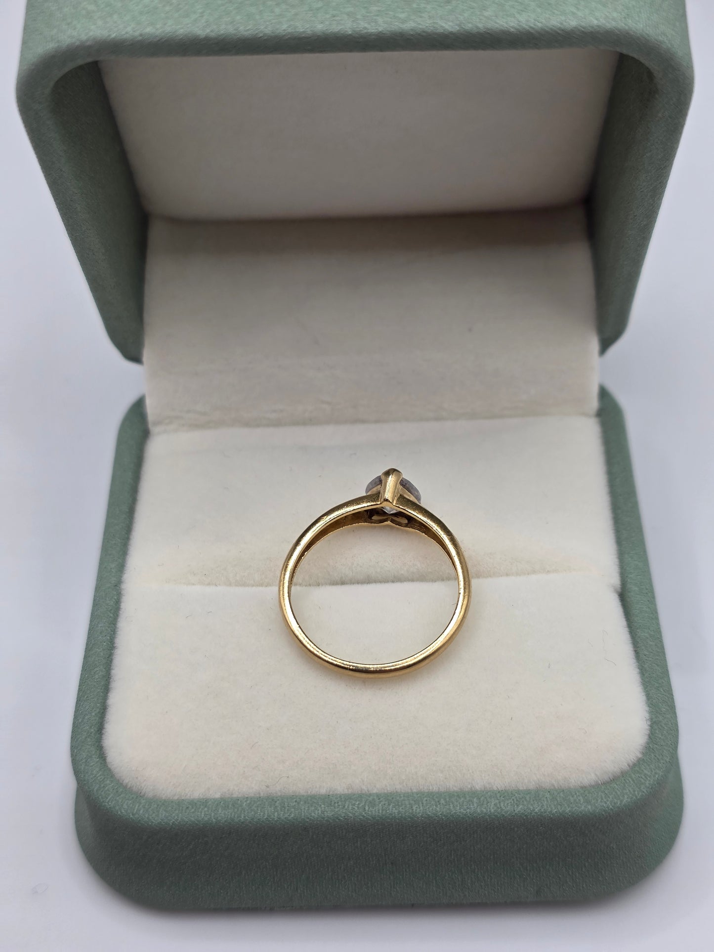 9ct gold Cz heart ring