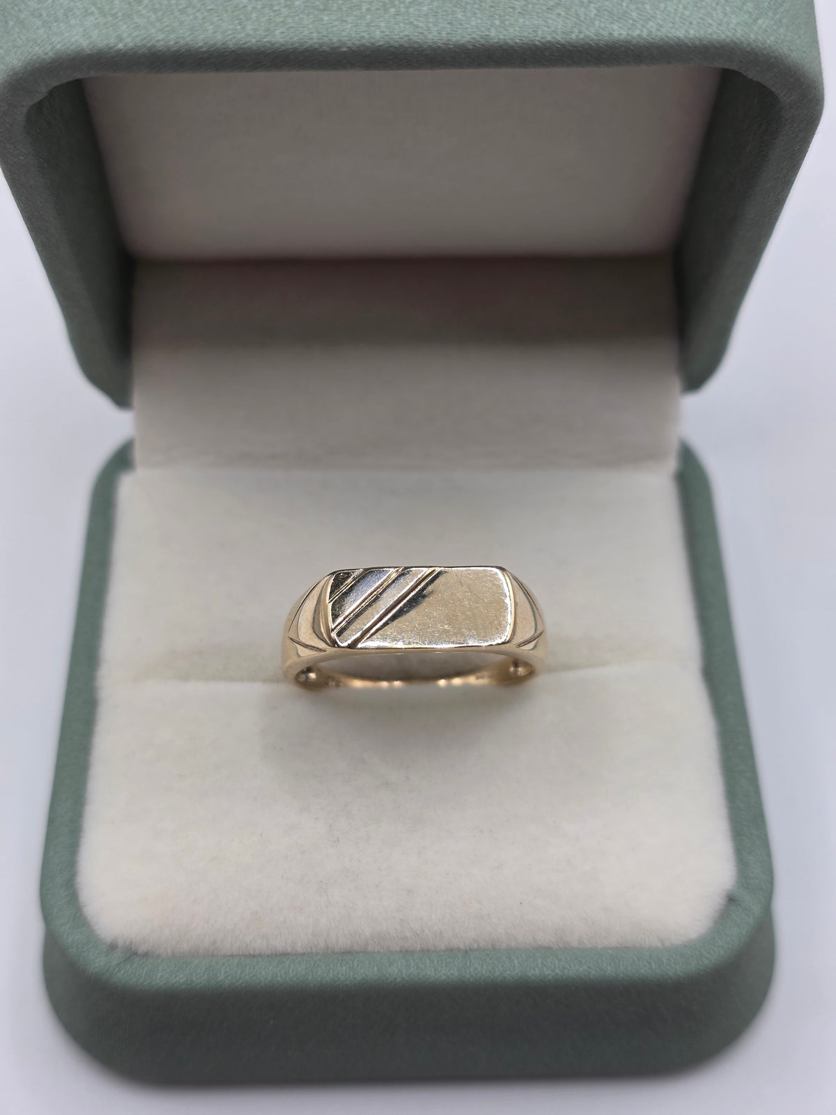 9ct gold signet ring