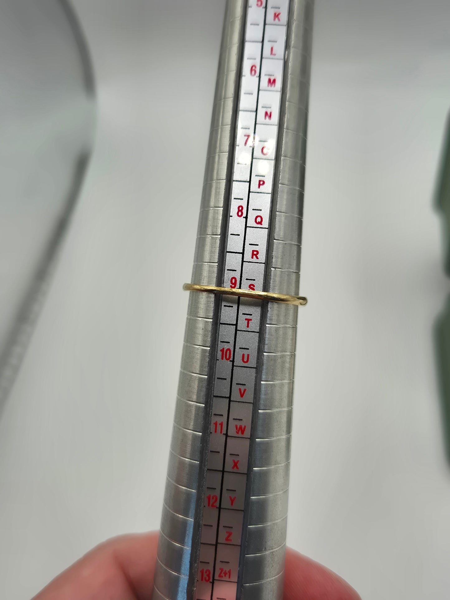 9ct gold sapphire and diamond ring