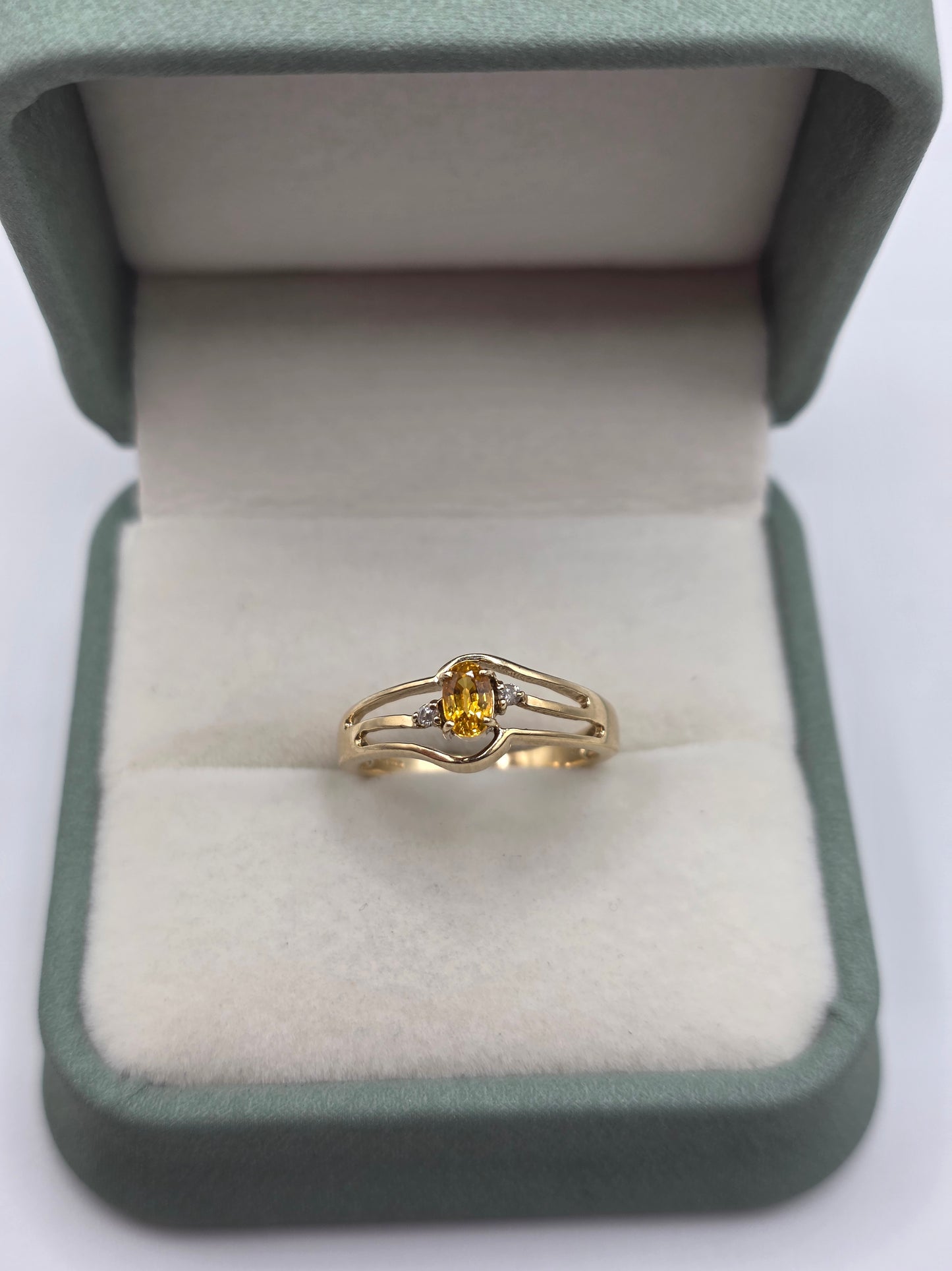 9ct gold citrine and diamond ring