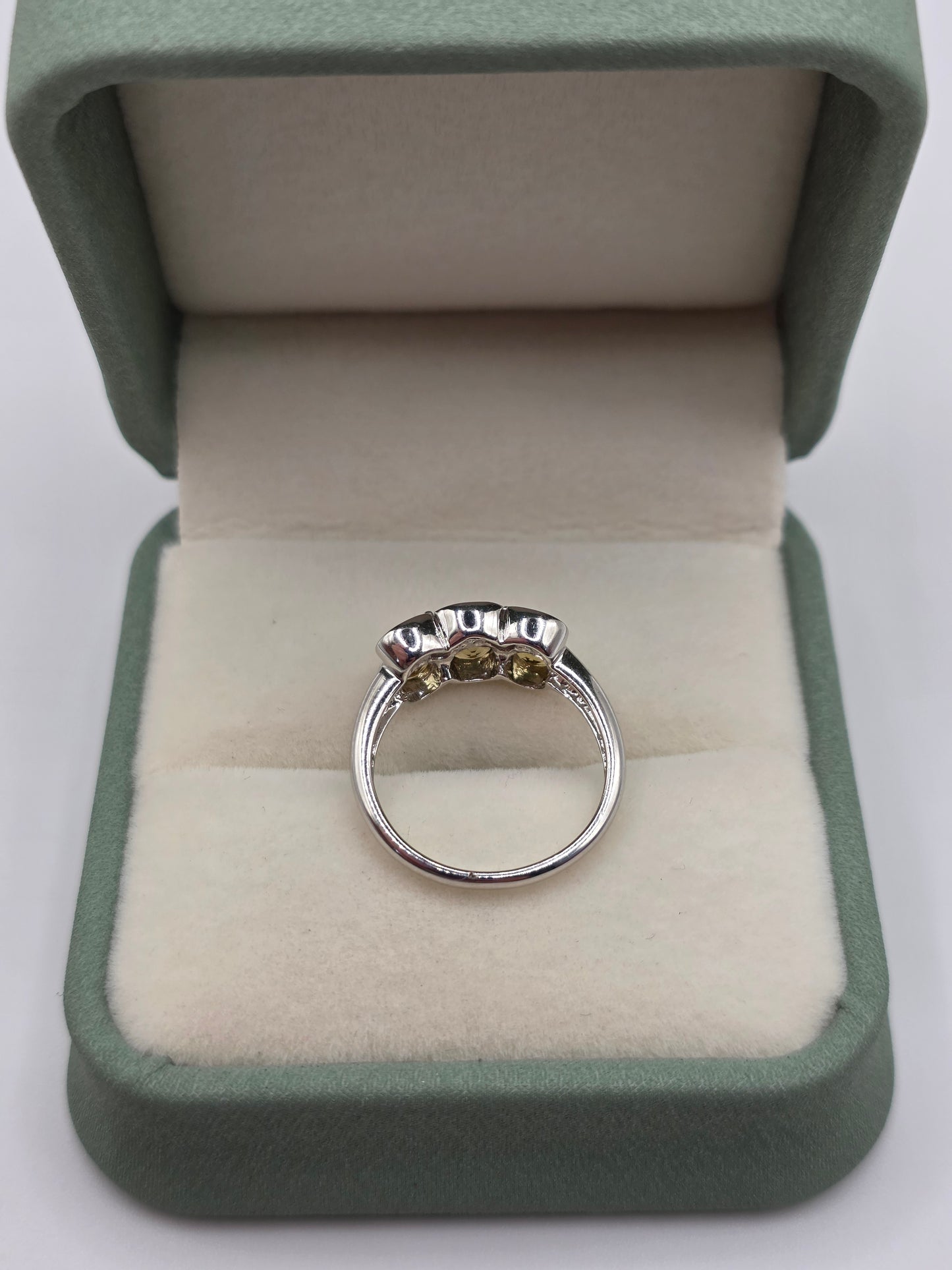 9ct white gold yellow beryl and tourmaline ring