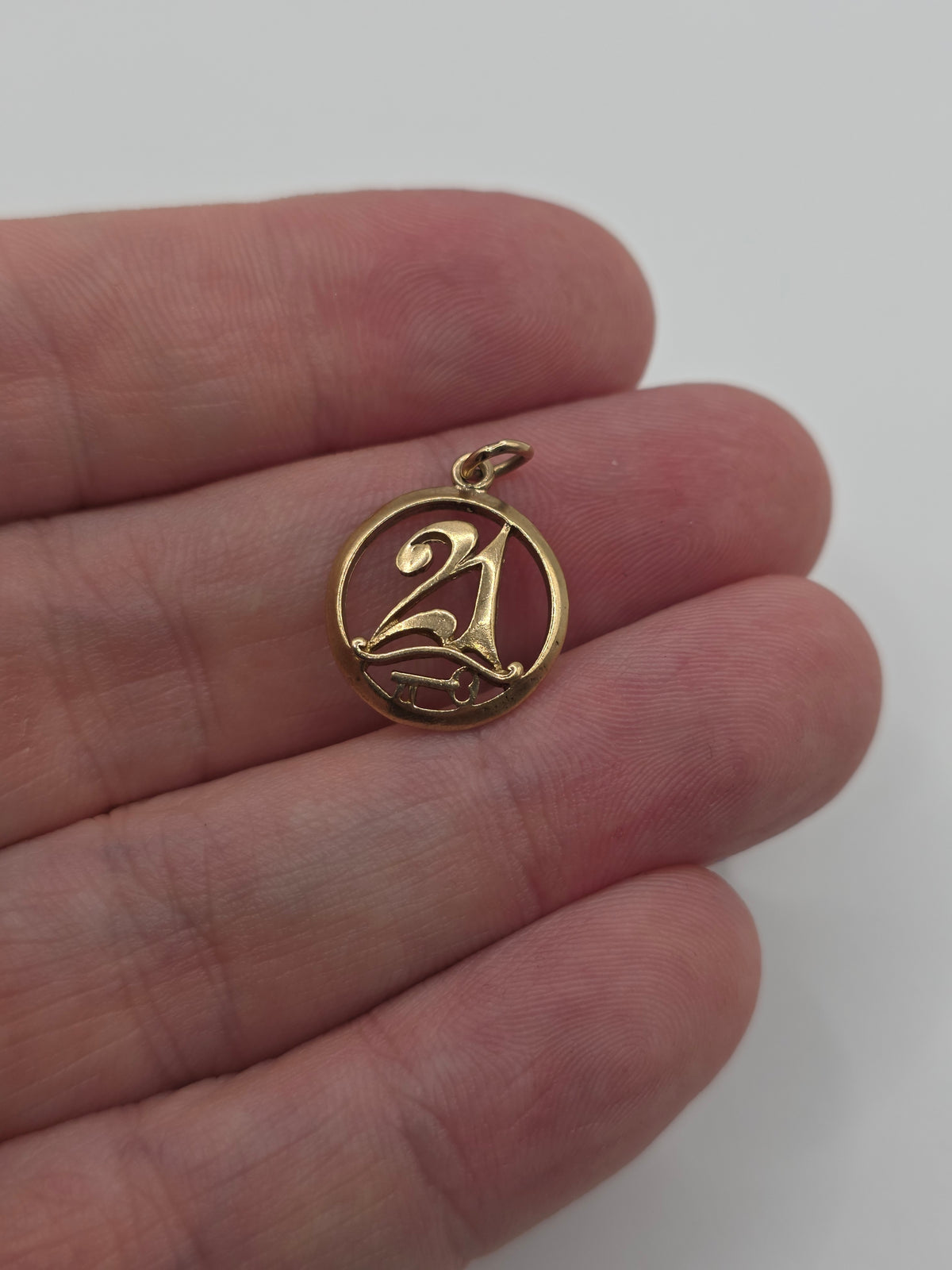 9ct gold 21 pendant