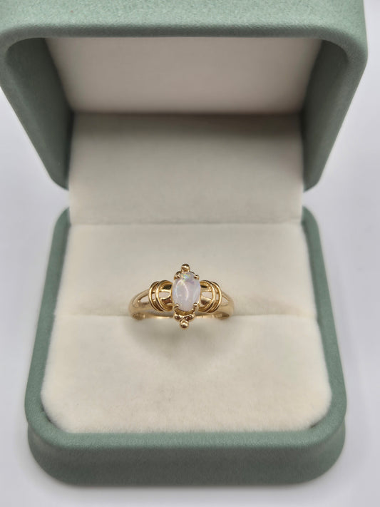 9ct gold opal ring