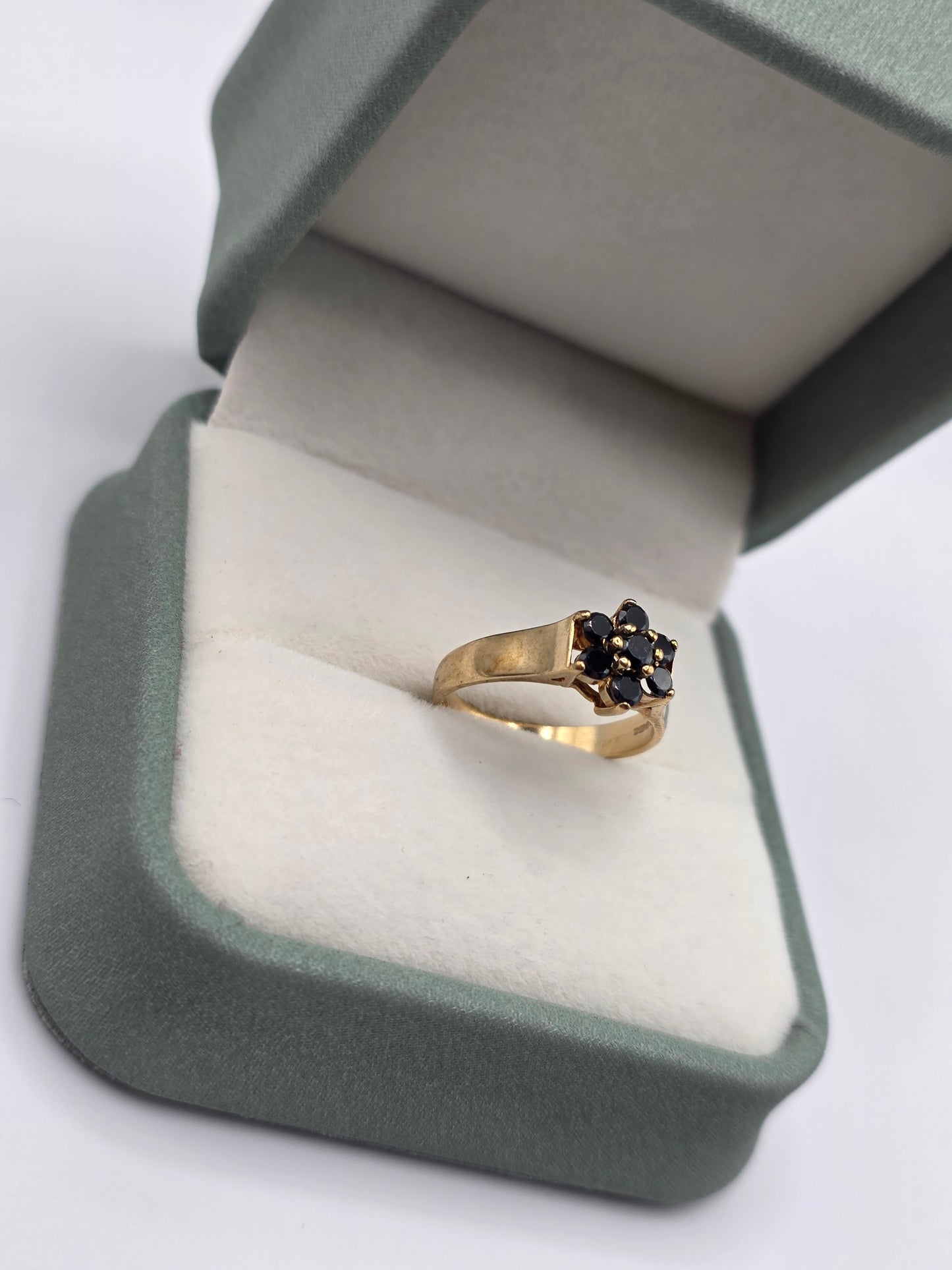 9ct gold sapphire ring