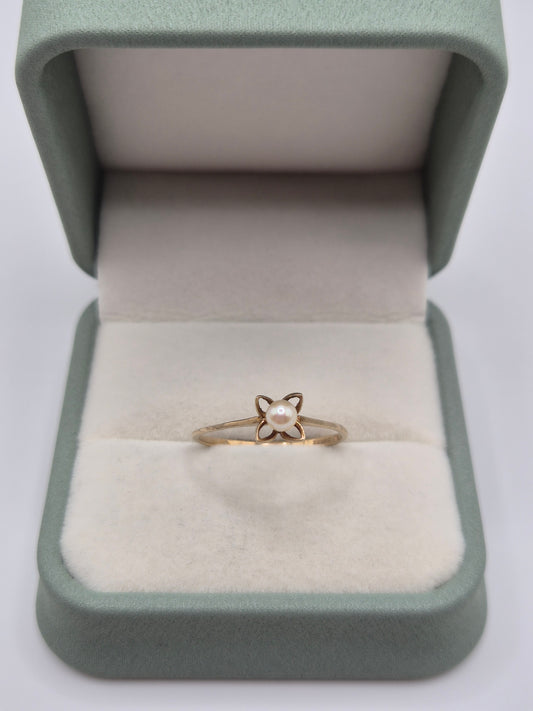 9ct gold pearl ring