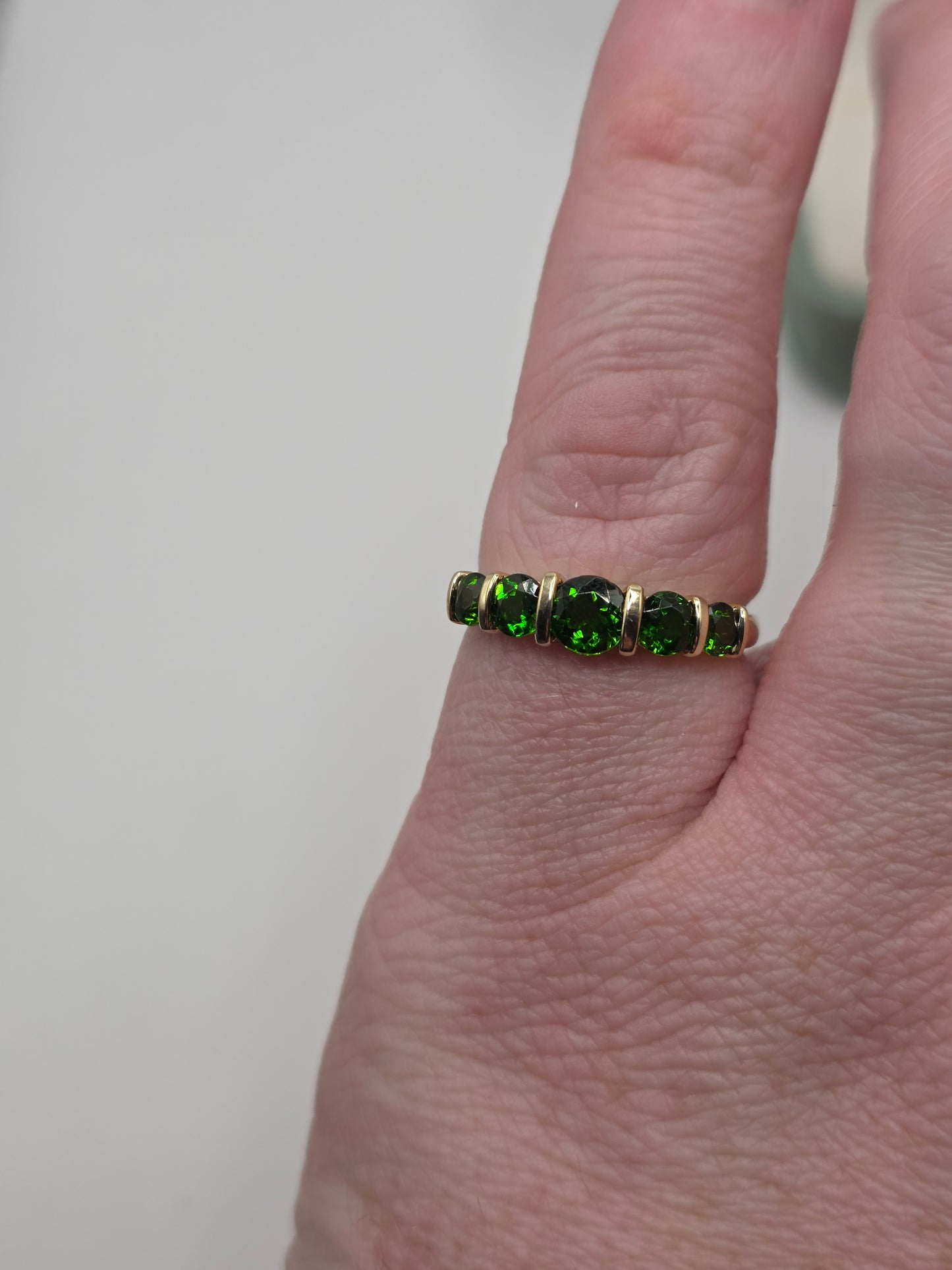 9ct gold diopside ring