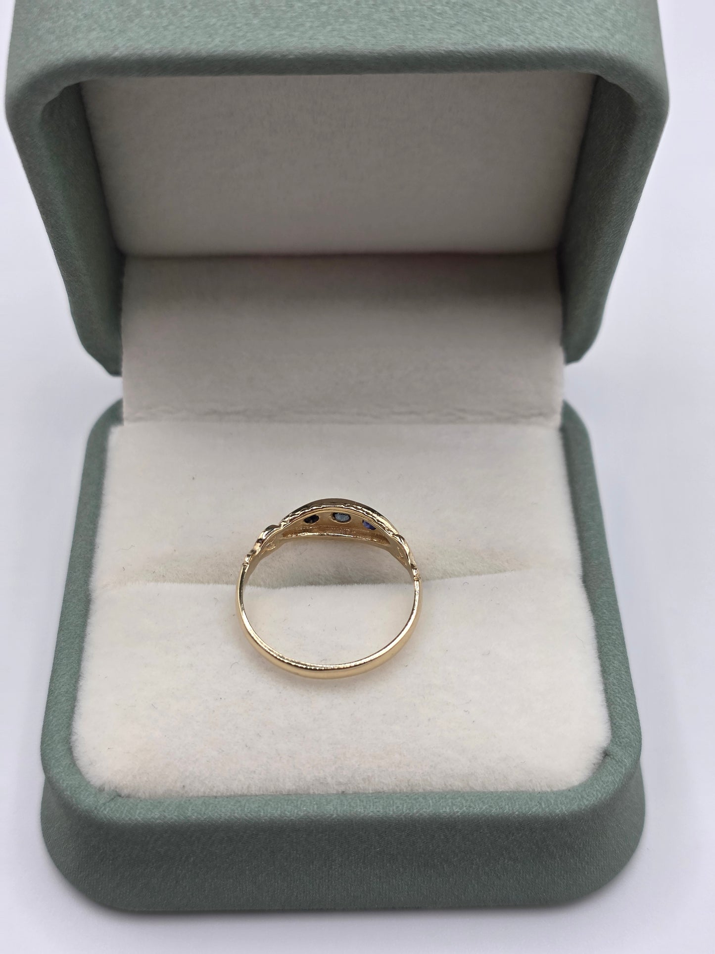 9ct gold sapphire gypsy ring