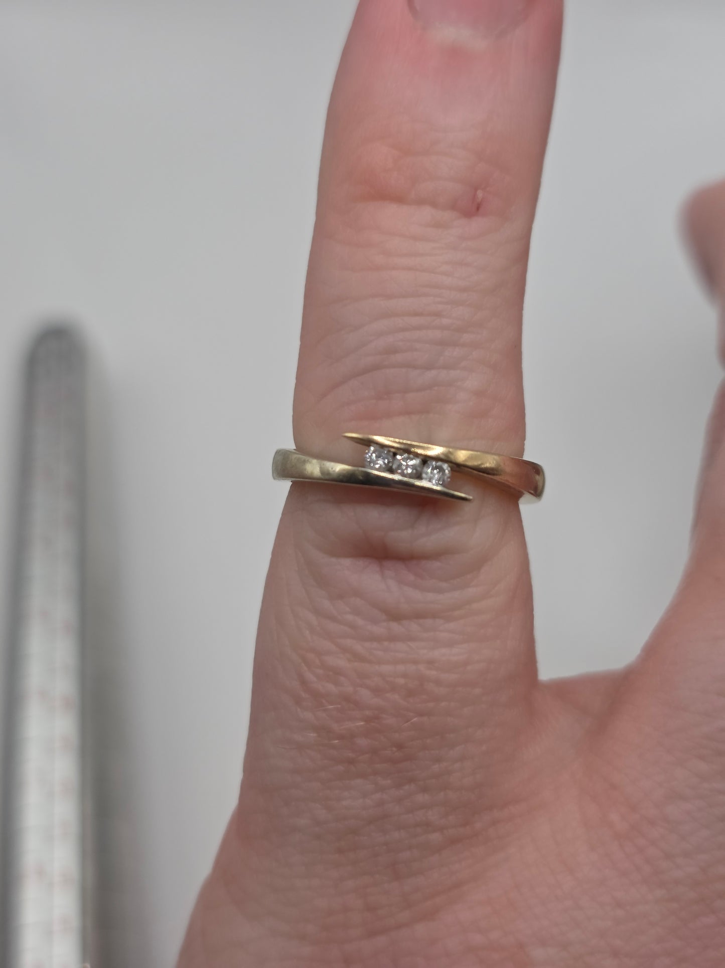 9ct two tone gold diamond ring