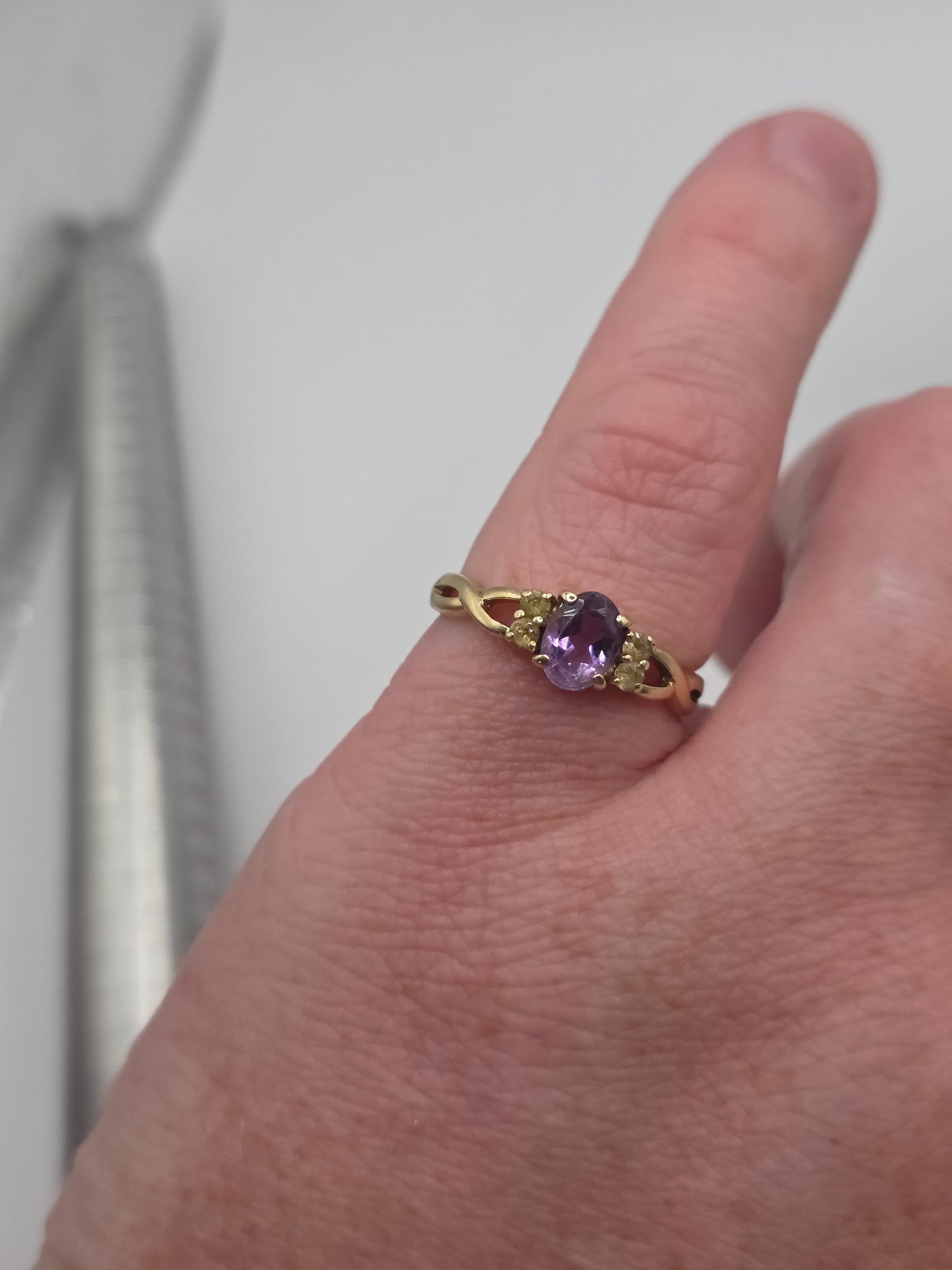9ct gold amethyst and quartz ring