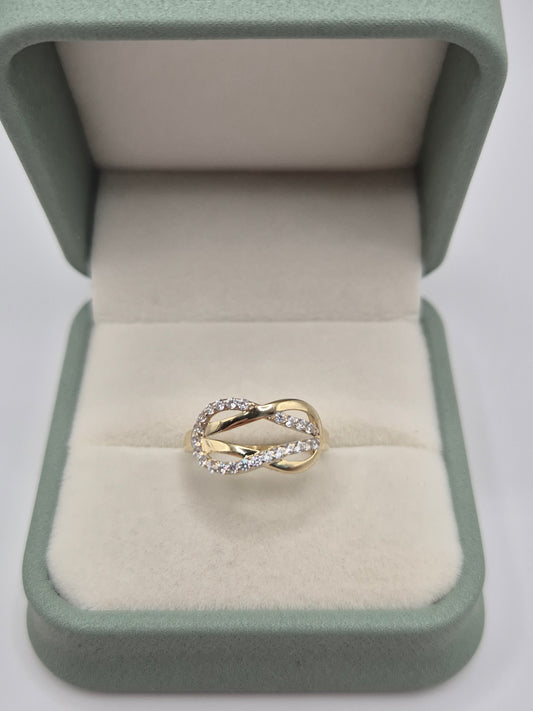 14ct gold cubic zirconia ring
