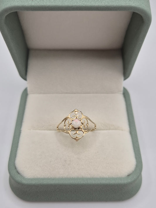9ct gold opal ring