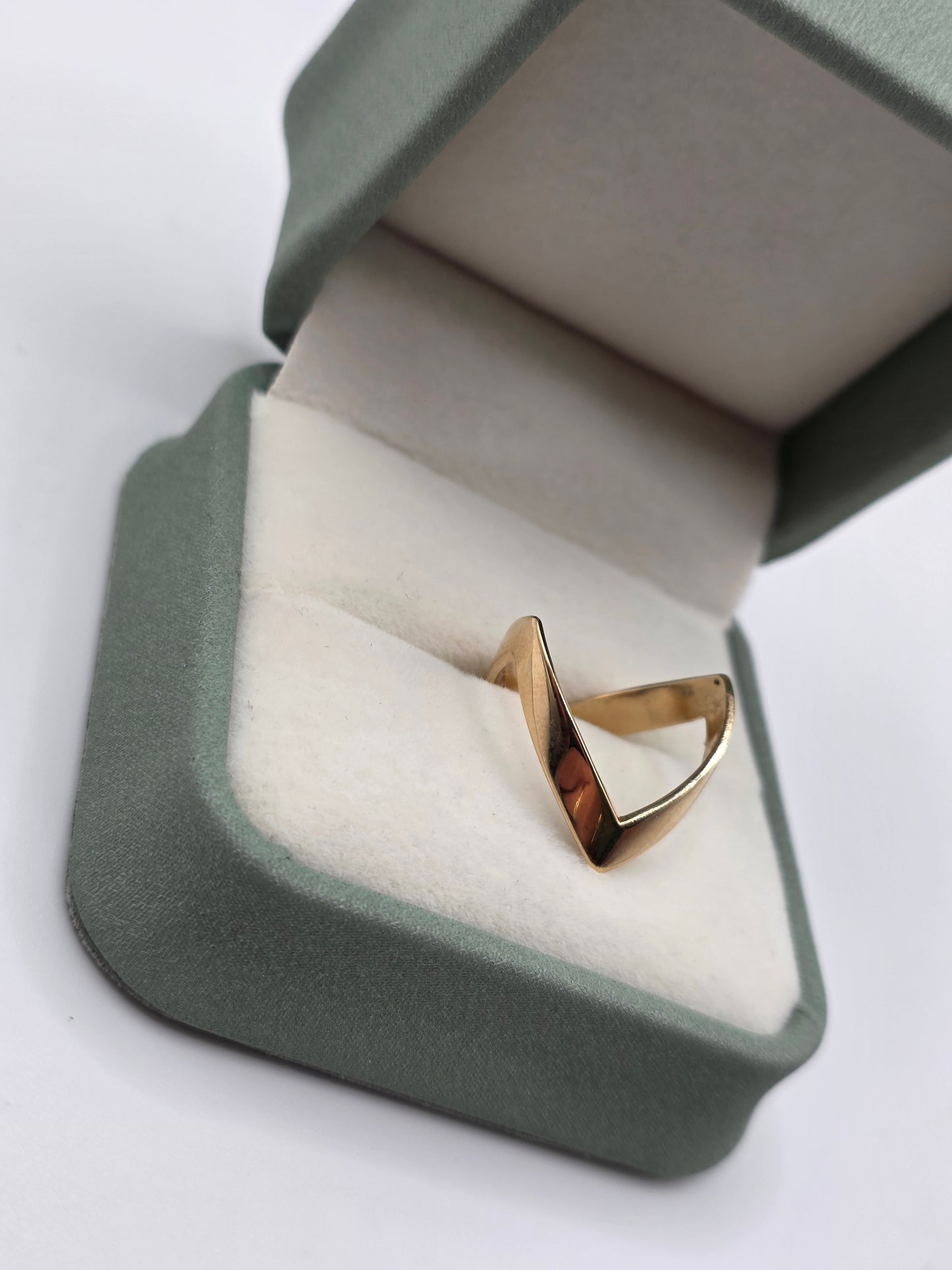 9ct gold double wishbone ring