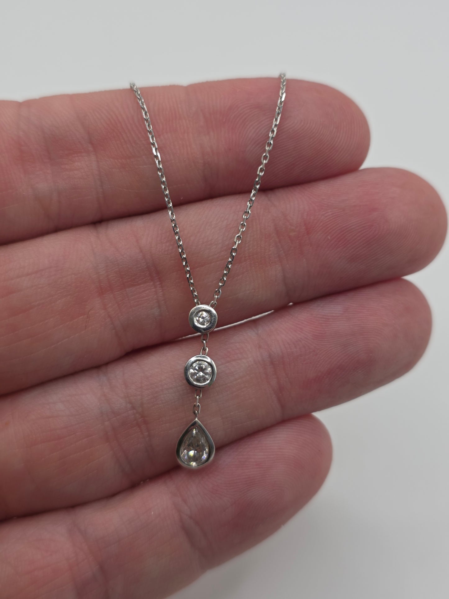 9ct white gold cz necklace