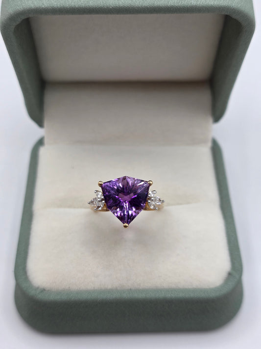 9ct gold amethyst and white topaz ring