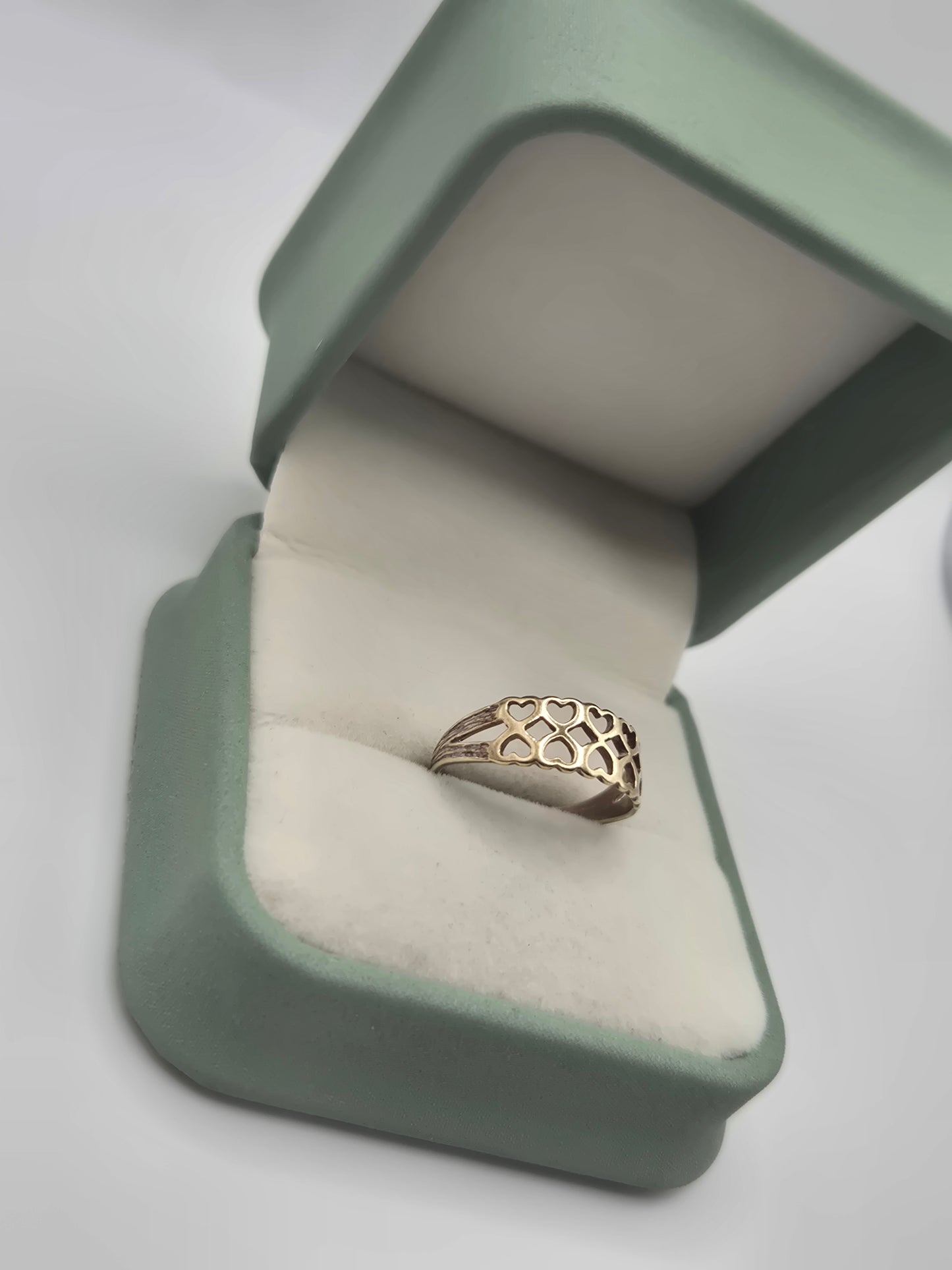 Vintage 9ct gold heart ring