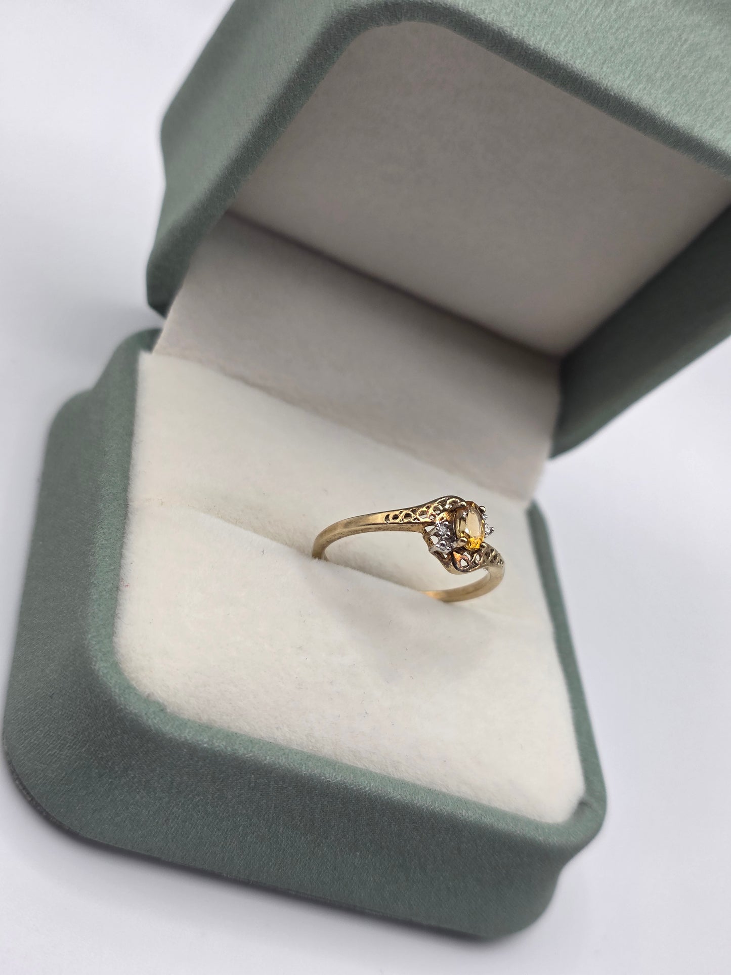 9ct gold citrine and diamond ring