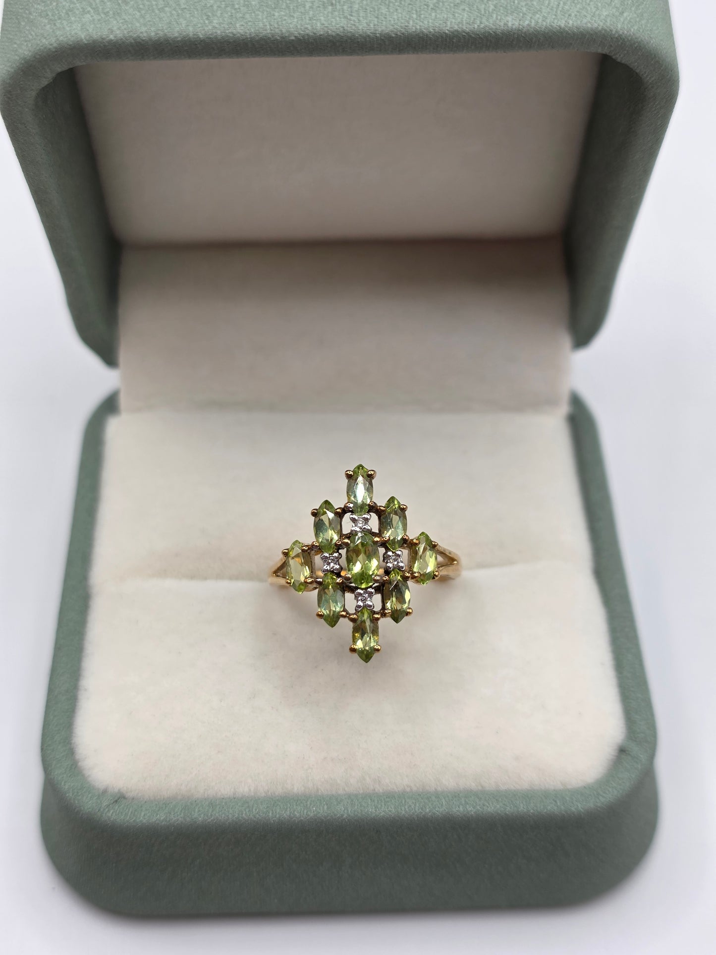 9ct gold peridot and diamond ring