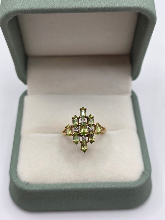 9ct gold peridot and diamond ring