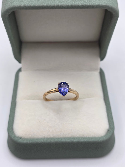9ct gold tanzanite ring