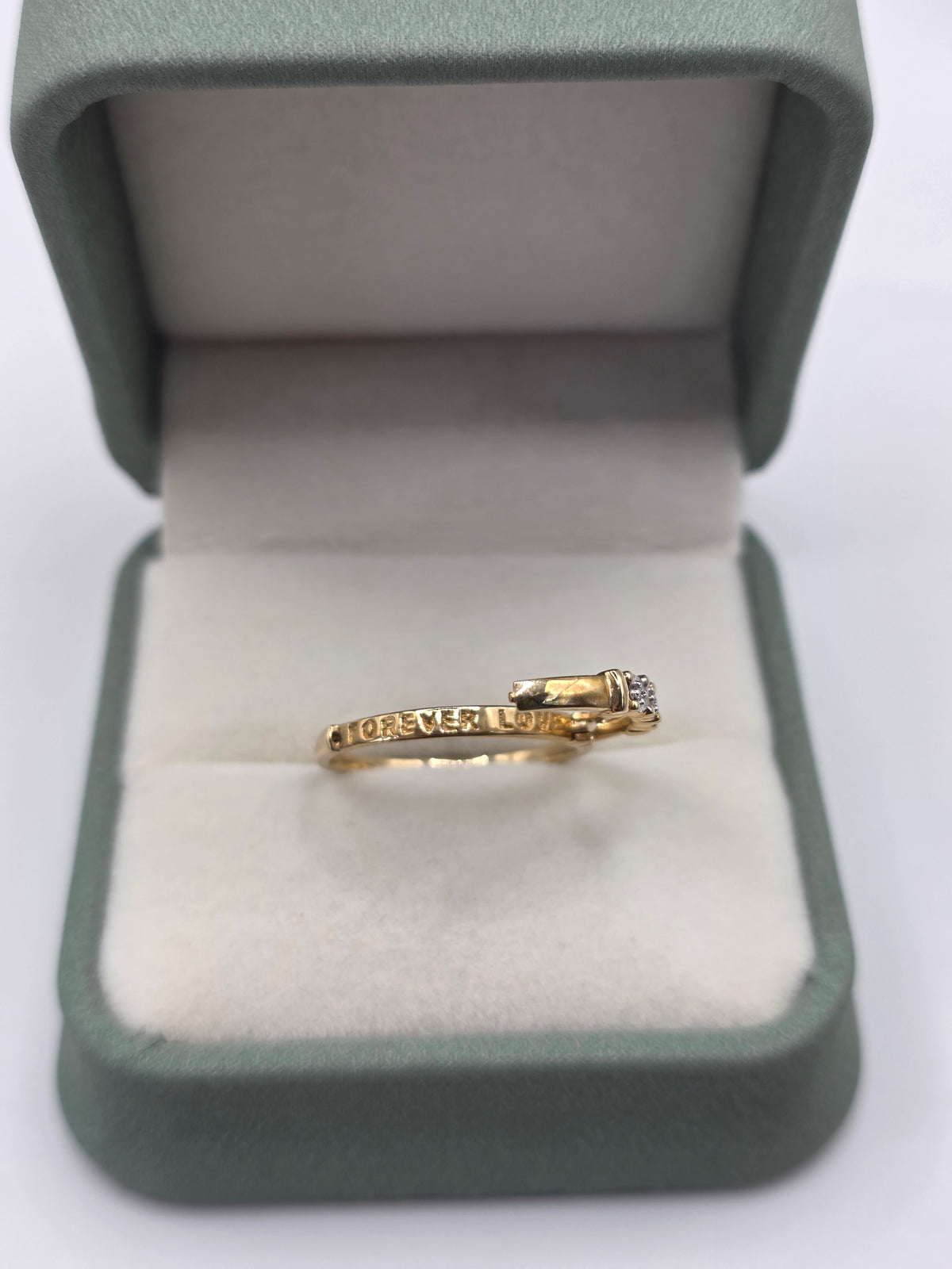 9ct gold "forever love" diamond ring
