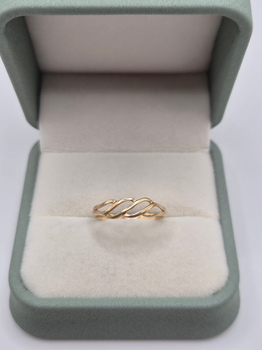 9ct gold ring