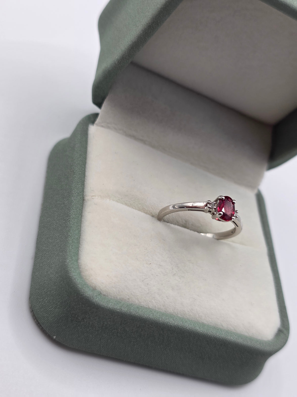 9ct white gold red spinel and diamond ring
