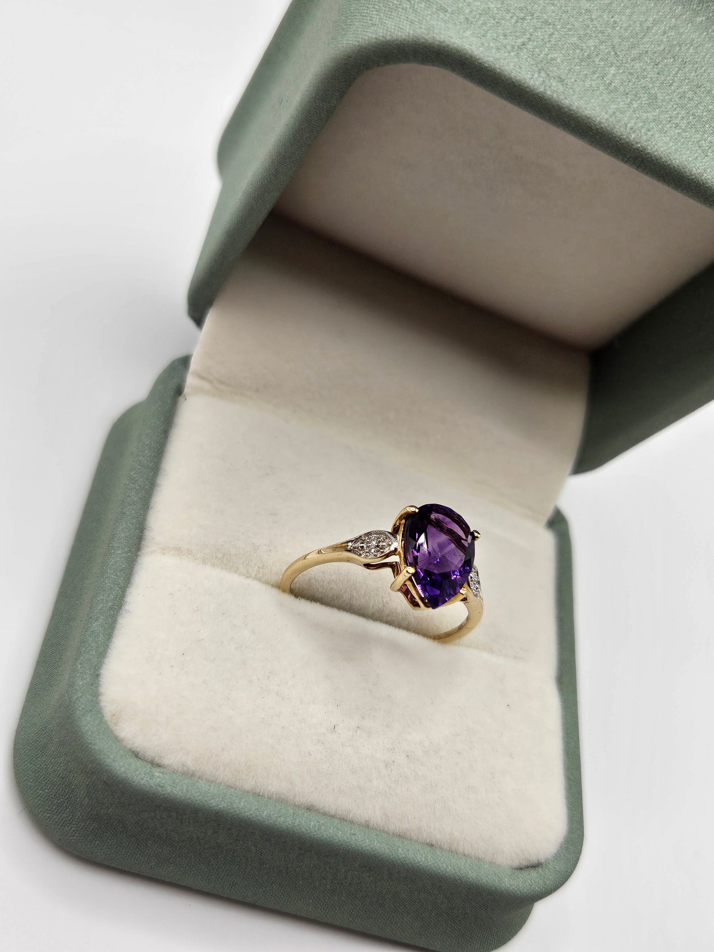 9ct gold amethyst and diamond ring