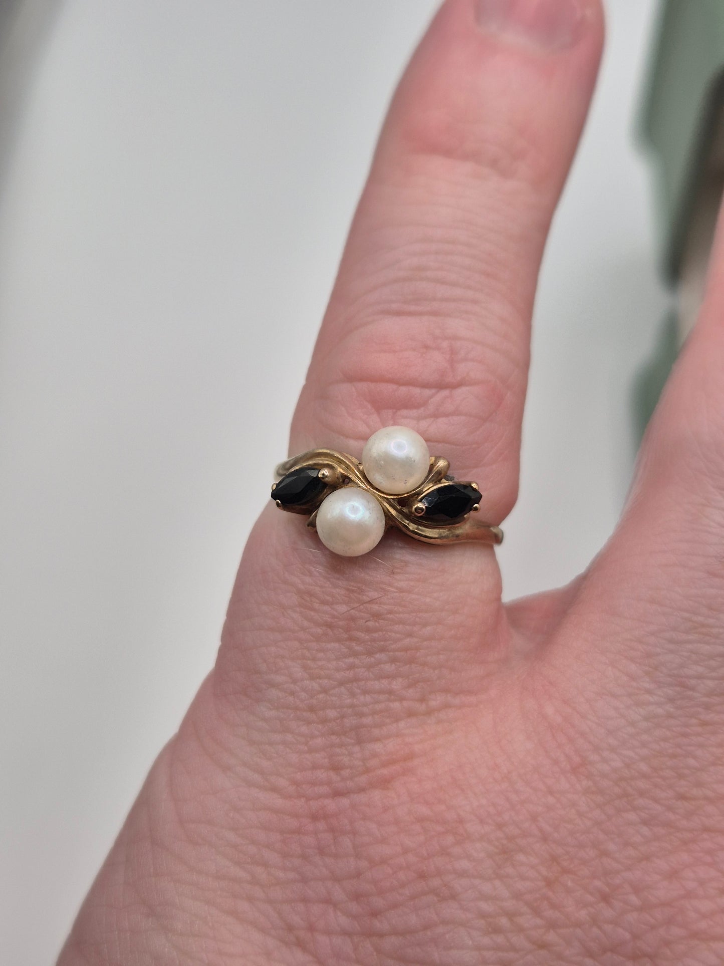 9ct gold sapphire and pearl ring