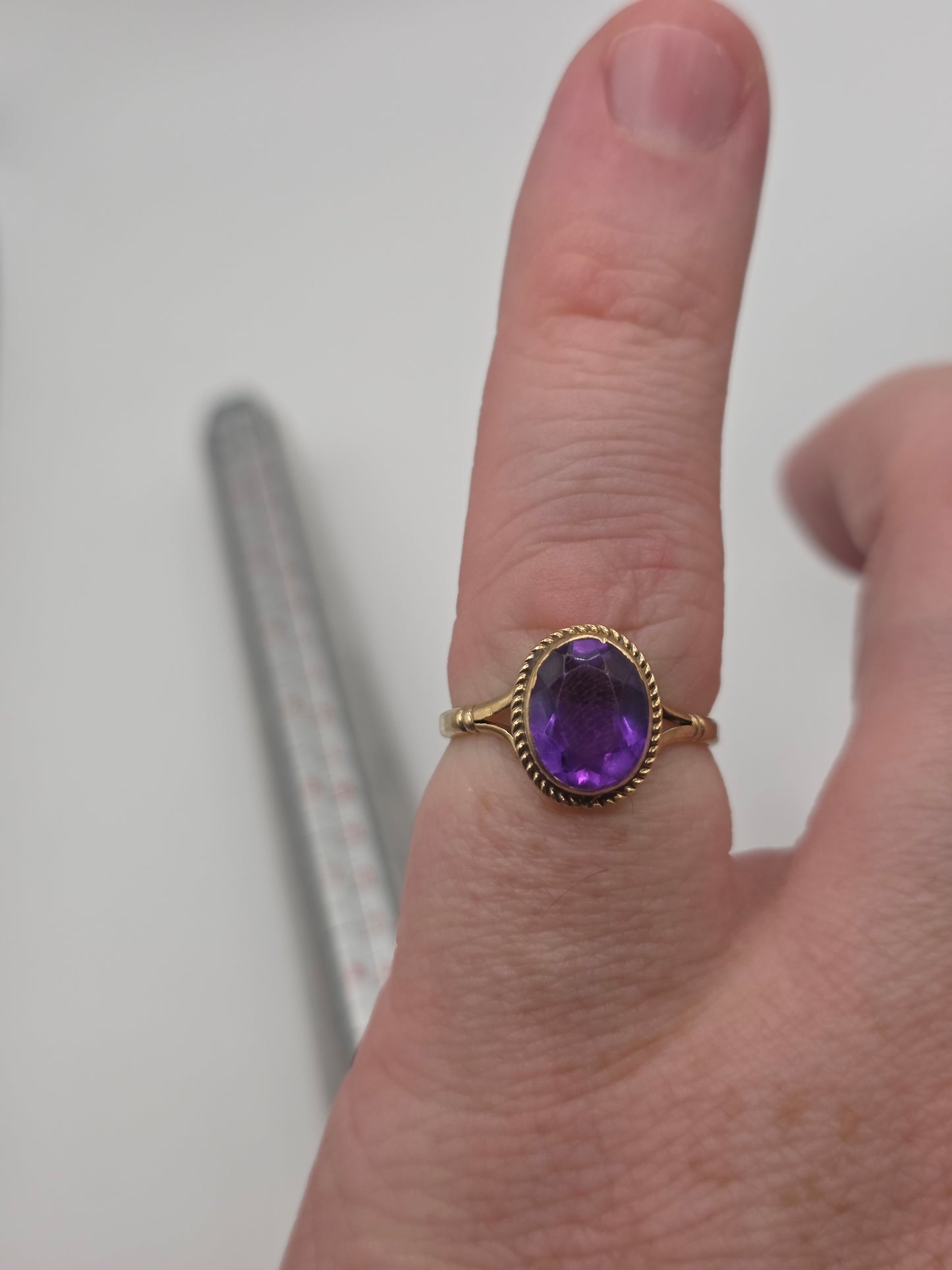 9ct gold amethyst ring
