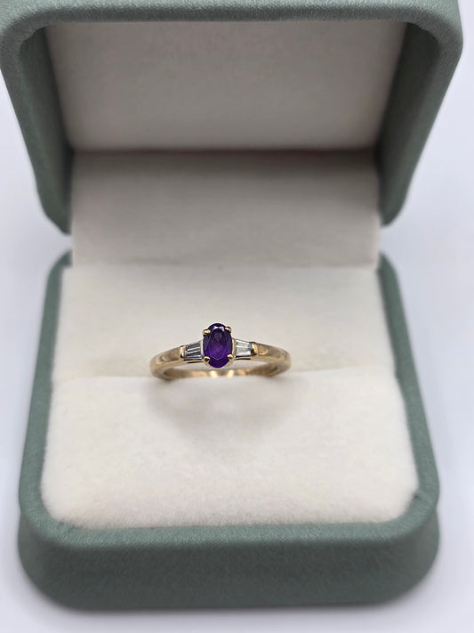 9ct gold amethyst and zirconia ring