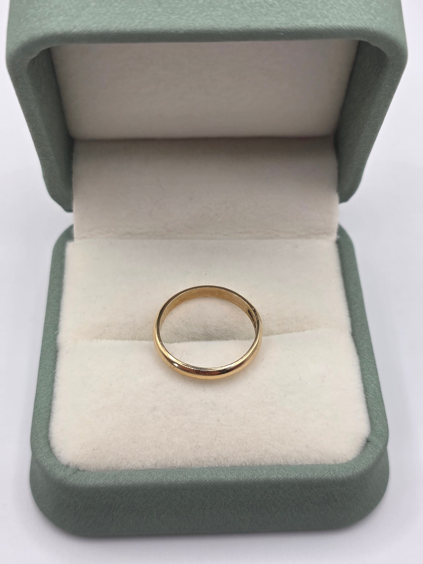 9ct gold band ring