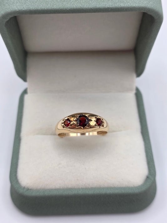 9ct gold garnet gypsy ring